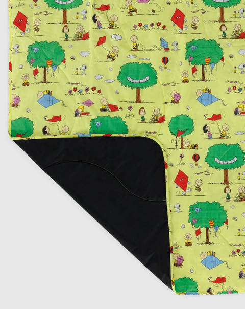 Baggu | Puffy Picnic Blanket Kite Eating Tree